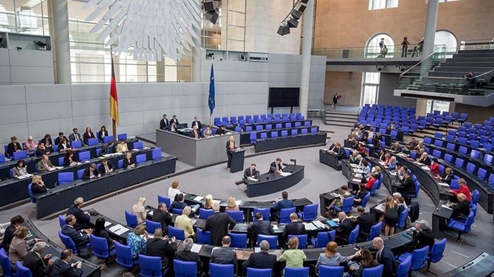 FAZ: Η εκταμίευση της δόσης 8,5 δισ. ευρώ για την Ελλάδα απαιτεί το «πράσινο φως» του Βερολίνου