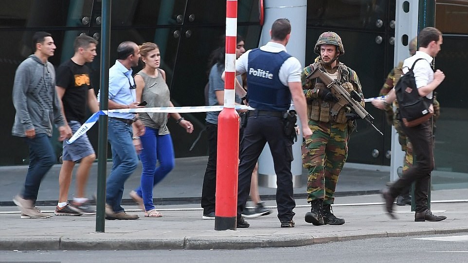 Ταυτοποιήθηκε ο δράστης της επίθεσης στον σιδηροδρομικό σταθμό των Βρυξελλών