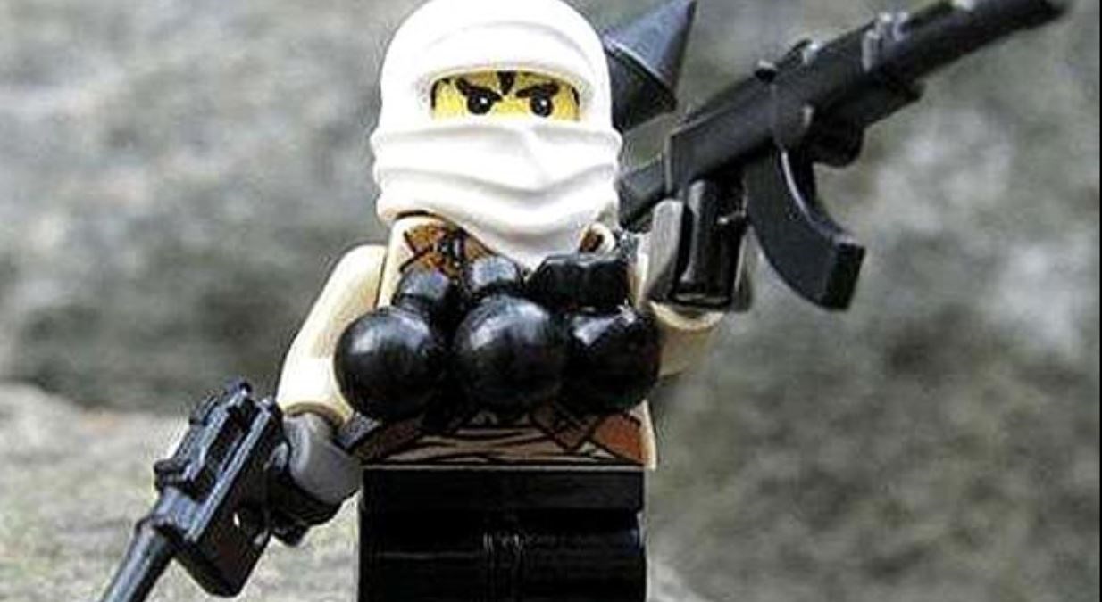 Σοκ – Παιχνίδια που θυμίζουν Lego με θέμα… τους τρομοκράτες του ISIS – ΦΩΤΟ