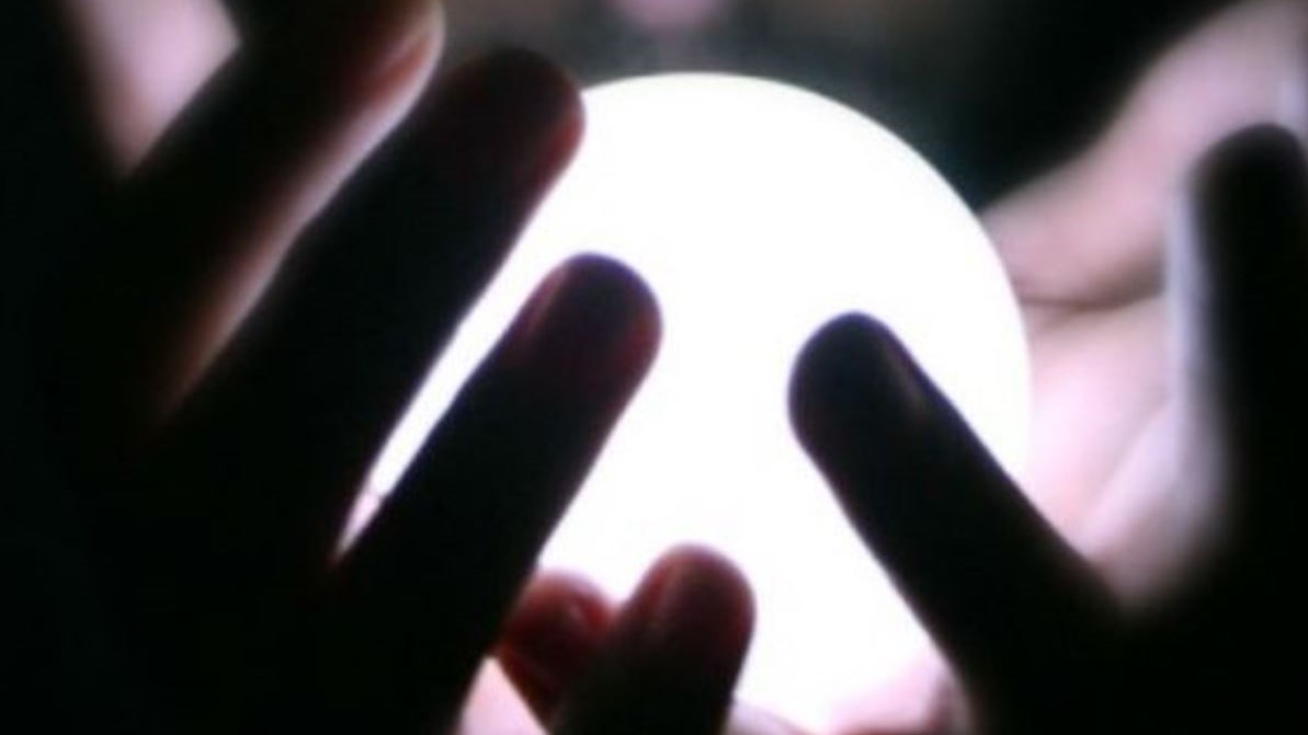 Πήρε 2.500 ευρώ για να λύσει τα… μάγια σε 24χρονη