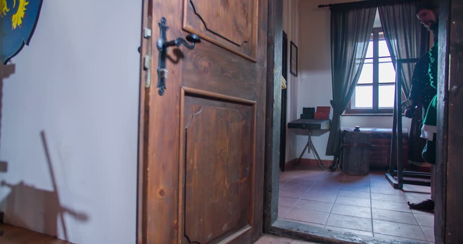 Γιατί ξεχνάμε πηγαίνοντας από το ένα δωμάτιο στο άλλο;