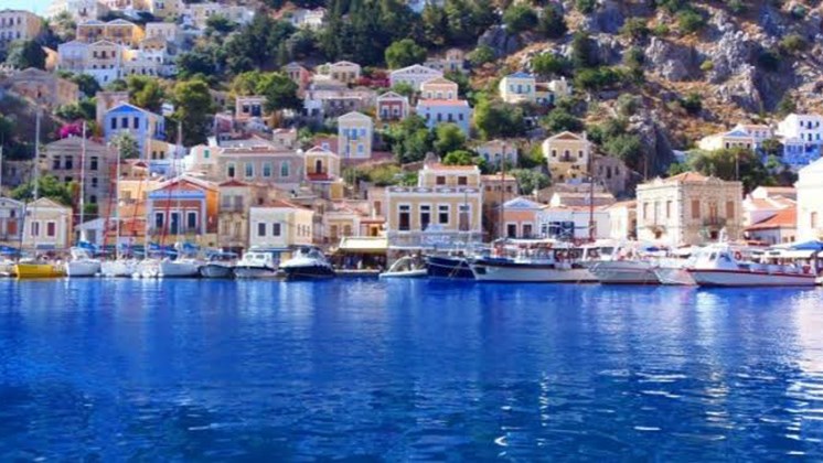 4 ελληνικά νησιά που πρέπει να επισκεφθείτε