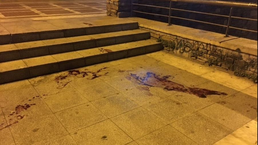 Αιματηρό επεισόδιο μεταξύ νεαρών εμπόρων ναρκωτικών στη Θεσσαλονίκη – ΦΩΤΟ