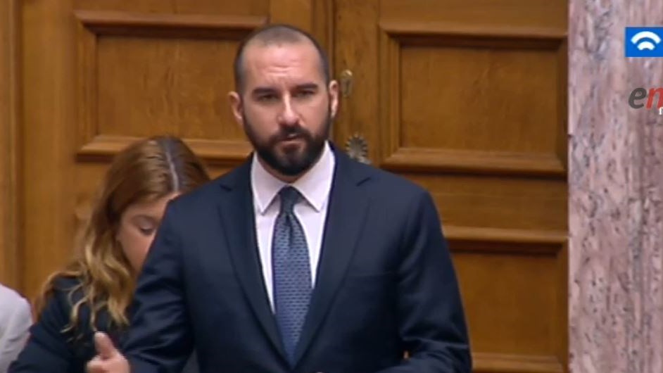 Τι είπε ο Τζανακόπουλος στη Βουλή για τους συμβασιούχους