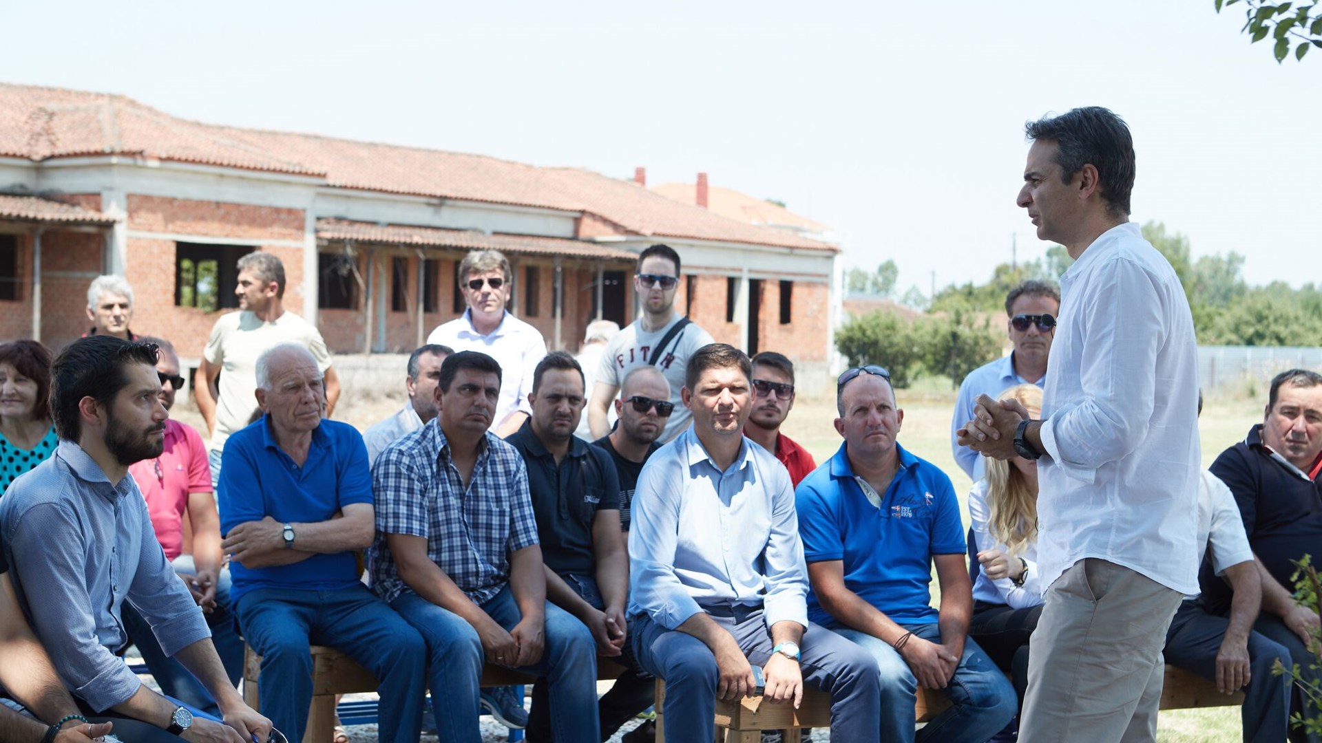 Επισκέψεις σε αγροτικές περιοχές και διάλογο με παραγωγούς είχε ο Κυριάκος Μητσοτάκης – ΦΩΤΟ