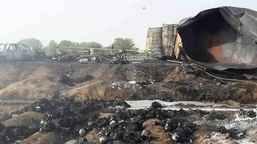 Τραγωδία στο Πακιστάν – Στους 146 οι νεκροί από την ανατροπή βυτιοφόρου