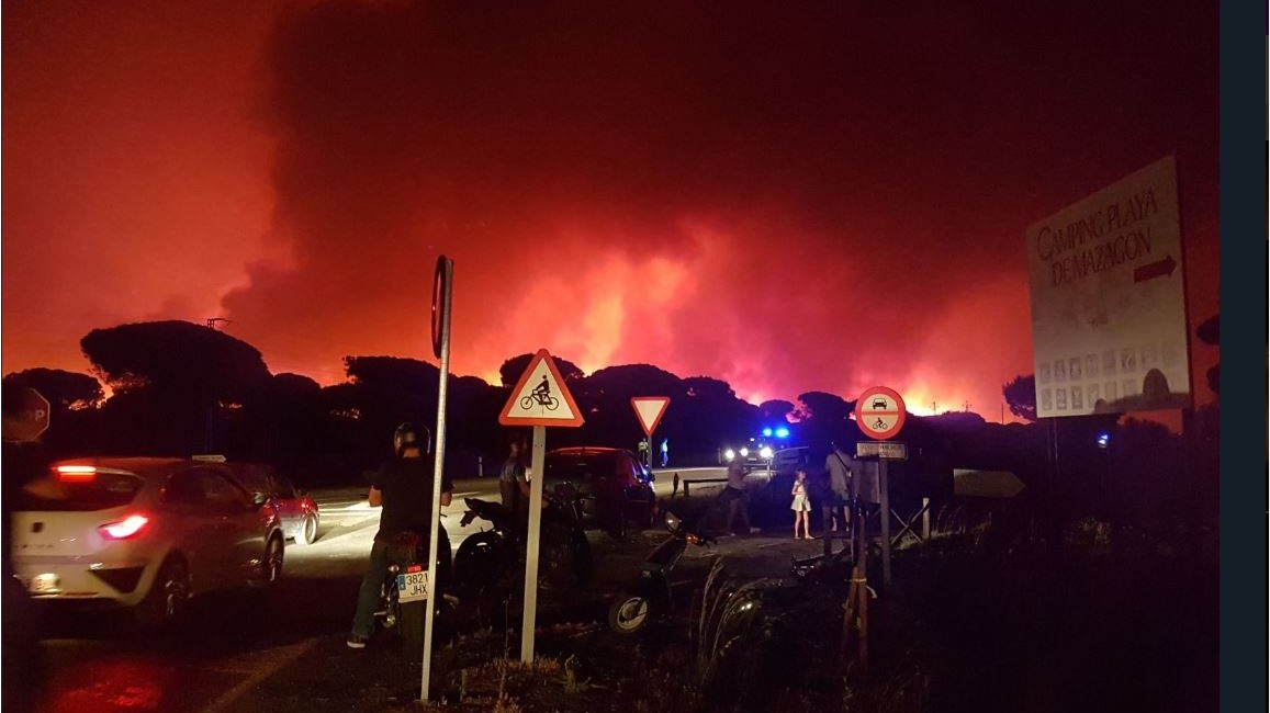 “Πύρινη κόλαση” στη νότια Ισπανία – Περισσότεροι από 1500 άνθρωποι εγκατέλειψαν τα σπίτια τους – ΦΩΤΟ