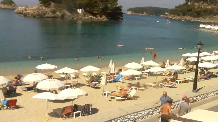 Το καλοκαίρι ήρθε για τα καλά – Δείτε LIVE εικόνα από την παραλία της Πάργας
