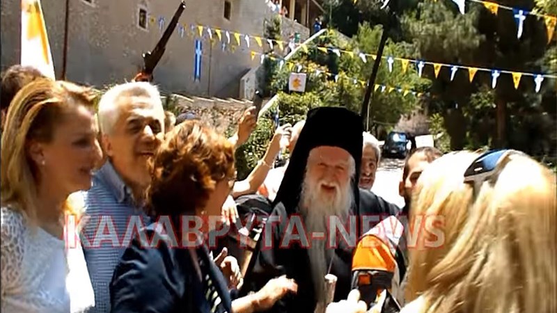 O Μητροπολίτης Αμβρόσιος καβάλησε μηχανή και έκλεψε την παράσταση – ΦΩΤΟ