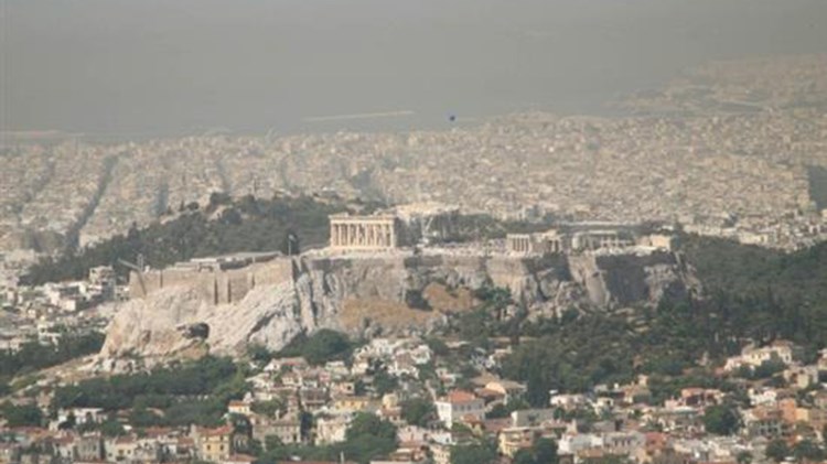 Ασφυξία στην Αθήνα: Πάνω από το όριο οι μετρήσεις για το όζον