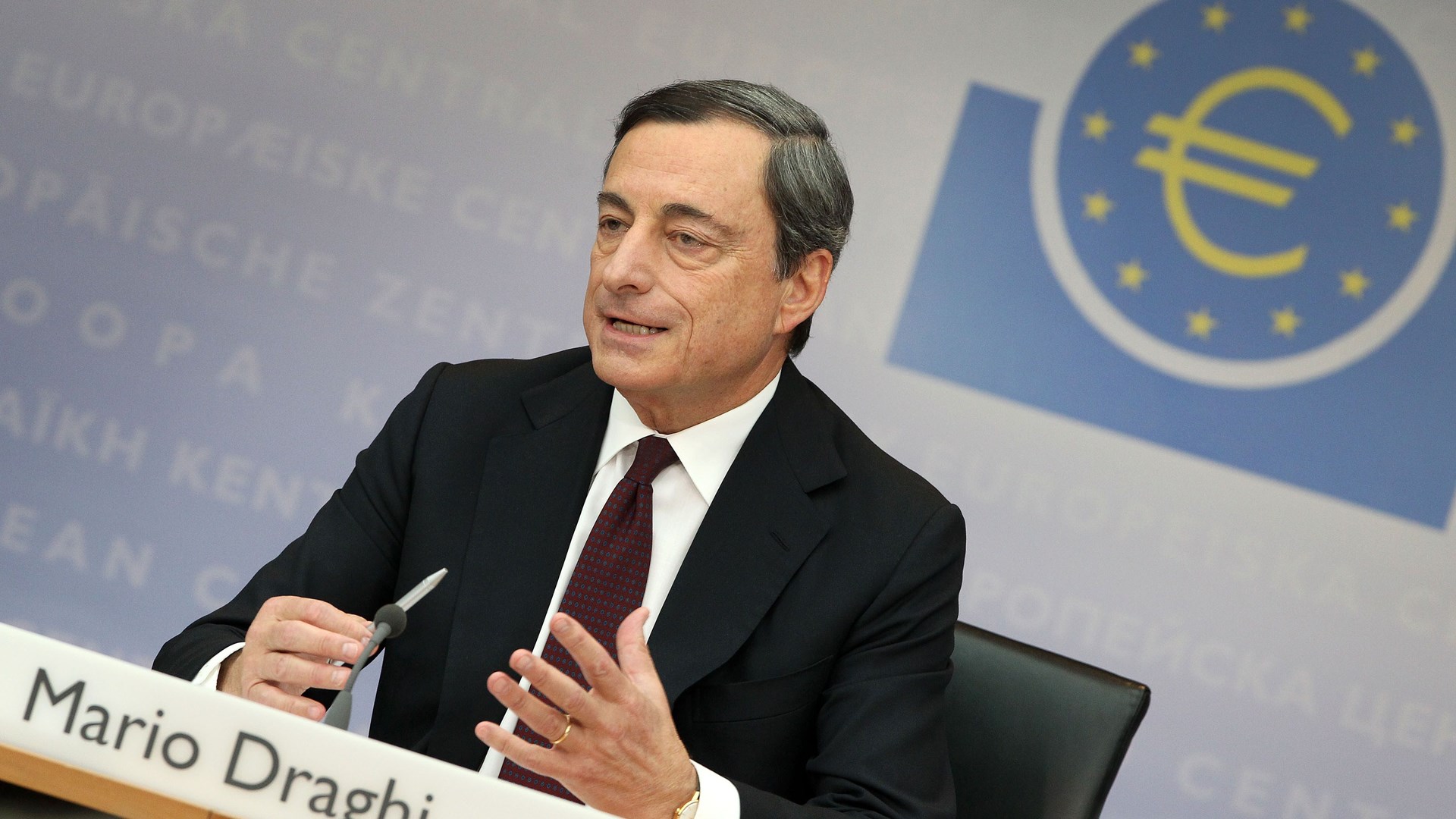 Τι κρύβει ο «πάγος» Ντράγκι στο QE για την Ελλάδα – Ο ρόλος Μοσκοβισί και τα επόμενα βήματα