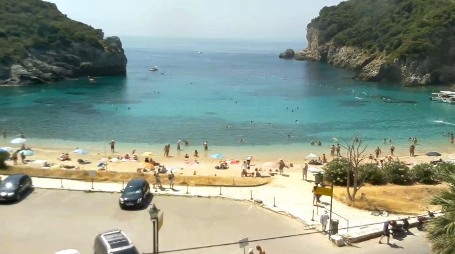 Ανάσα δροσιάς από την παραλία της Παλαιοκαστρίτσας – Δείτε Live εικόνα