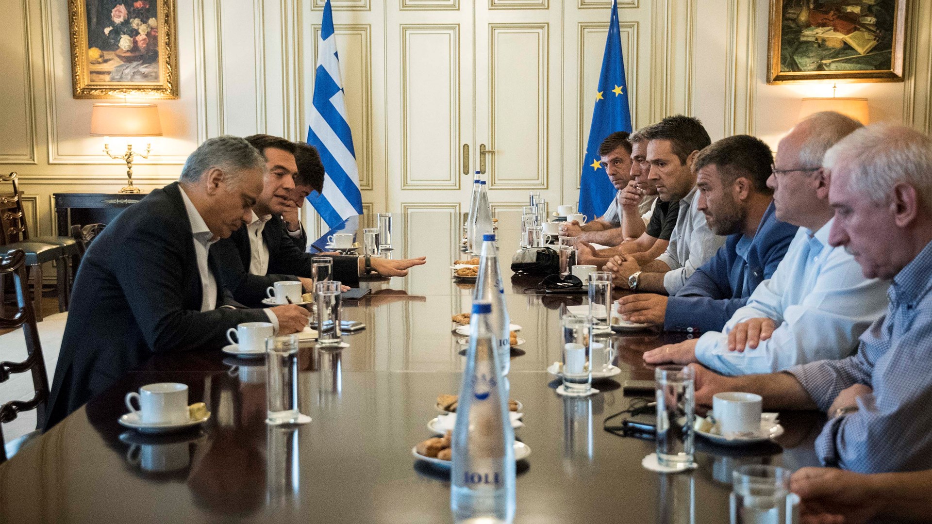 Αυτές είναι οι δεσμεύσεις του Τσίπρα στους συμβασιούχους της ΠΟΕ-ΟΤΑ