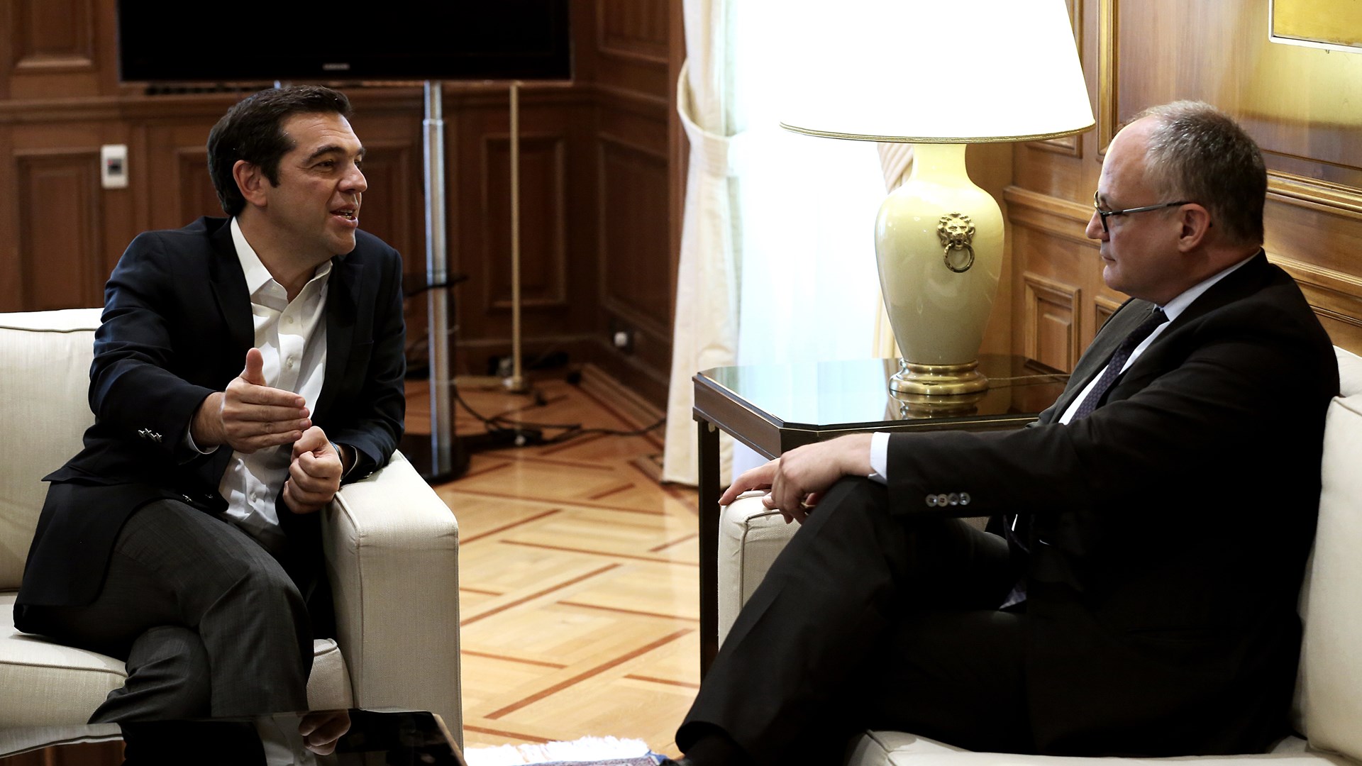 Τσίπρας: Η χώρα βρίσκεται πολύ κοντά στην έξοδο στις αγορές