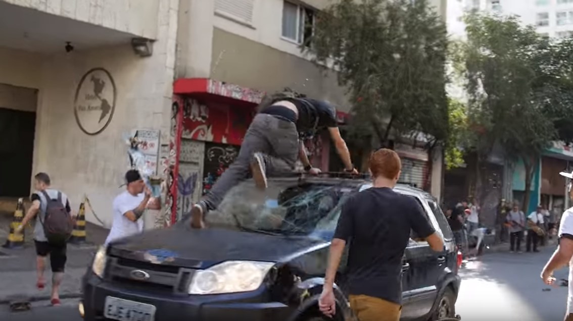 ΒΙΝΤΕΟ σοκ – Αυτοκίνητο παρέσυρε skaters στη Βραζιλία