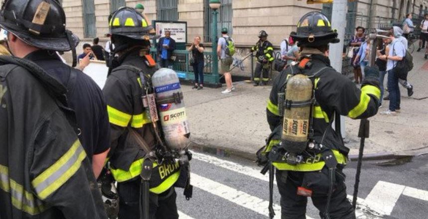 Eκτροχιασμός συρμού του μετρό στη Νέα Υόρκη – Live εικόνα – ΒΙΝΤΕΟ