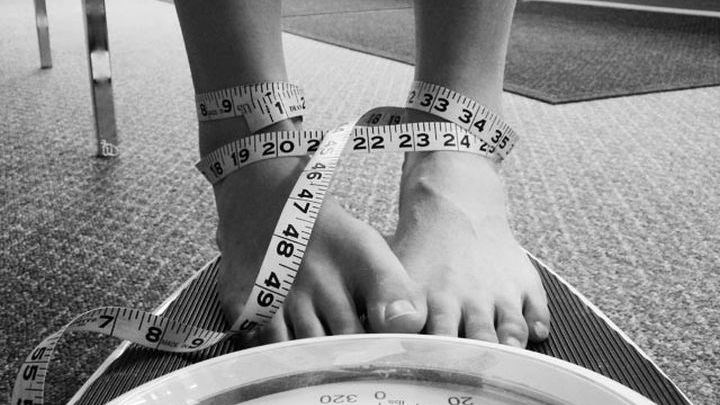 Νευρική ανορεξία – Τα συμπτώματα και πού οφείλεται