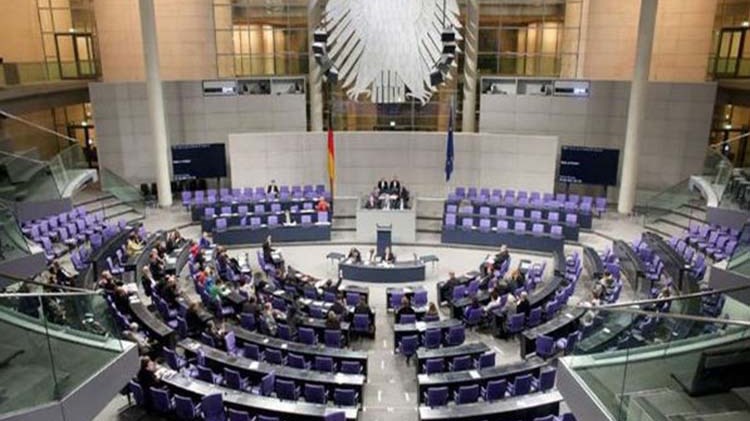 “Πράσινο” φως από τη γερμανική βουλή για την εκταμίευση της δόσης στην Ελλάδα