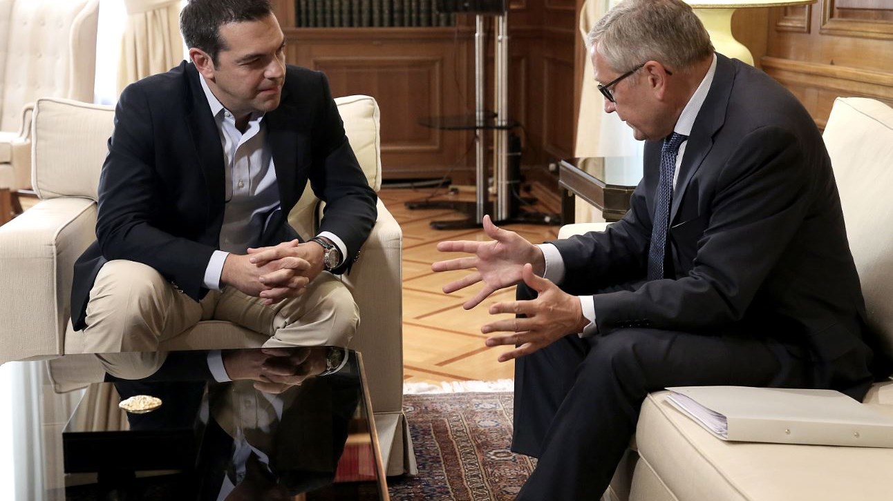 Ο Ρέγκλινγκ στον Τσίπρα: Οι περικοπές και οι επώδυνες μεταρρυθμίσεις είναι πίσω μας – ΦΩΤΟ