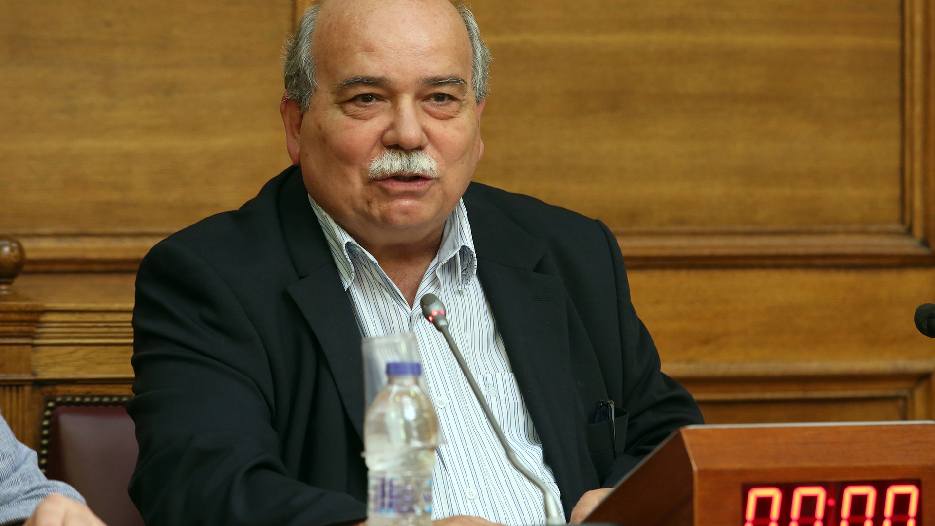 Αιχμές Βούτση για τη στάση της ΠΟΑΣΥ