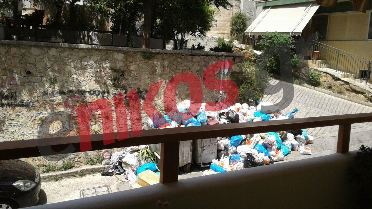 “Λόφοι” σκουπιδιών στους Αμπελόκηπους – ΦΩΤΟ αναγνώστη