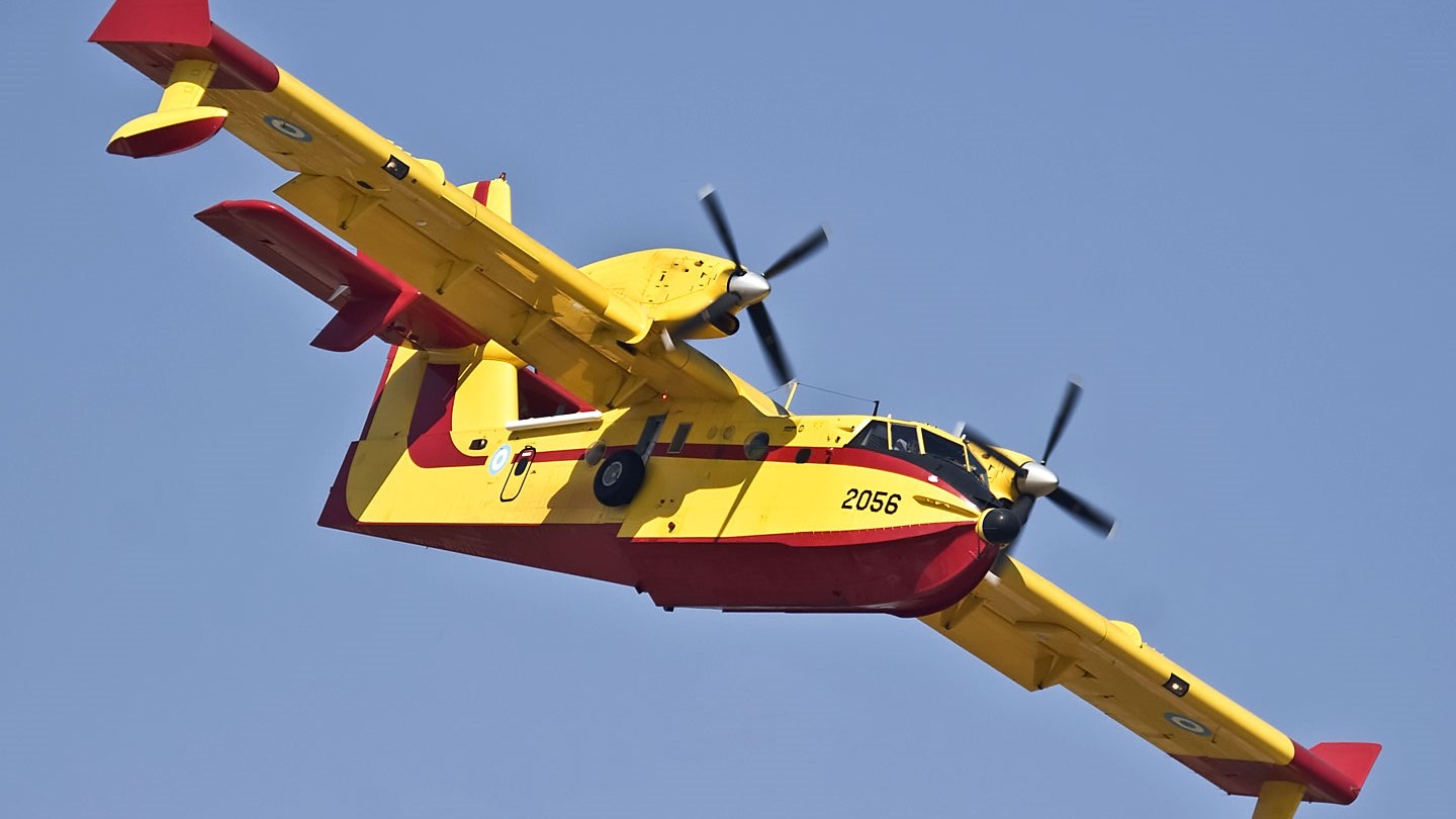 “Επιχείρηση καύσωνας” από την Πολεμική Αεροπορία – Τι συμβαίνει με τα πυροσβεστικά αεροσκάφη