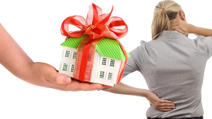 Tageszeitung: Κατάρα αντί για ευχή η κληρονομιά ακινήτων στην Ελλάδα