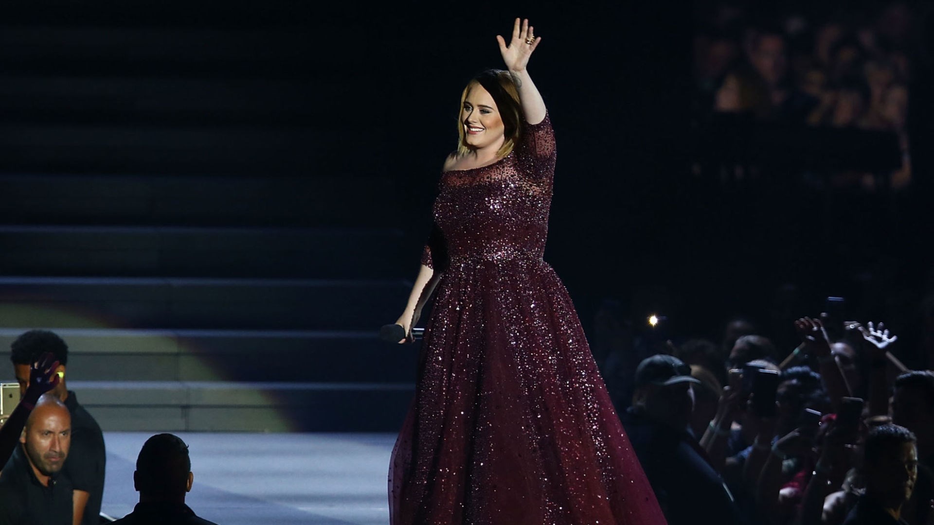 Με χειρόγραφο σημείωμα η Αντέλ αποχαιρετά τους θαυμαστές της – ΦΩΤΟ