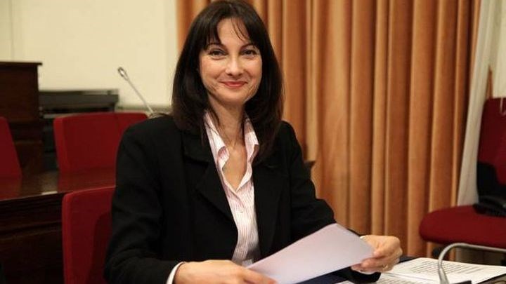 Κουντουρά στον Realfm 97,8: Δεν μπορώ να παρέμβω για τις υψηλές τιμές που ζητούν οι ξενοδόχοι από τους Έλληνες