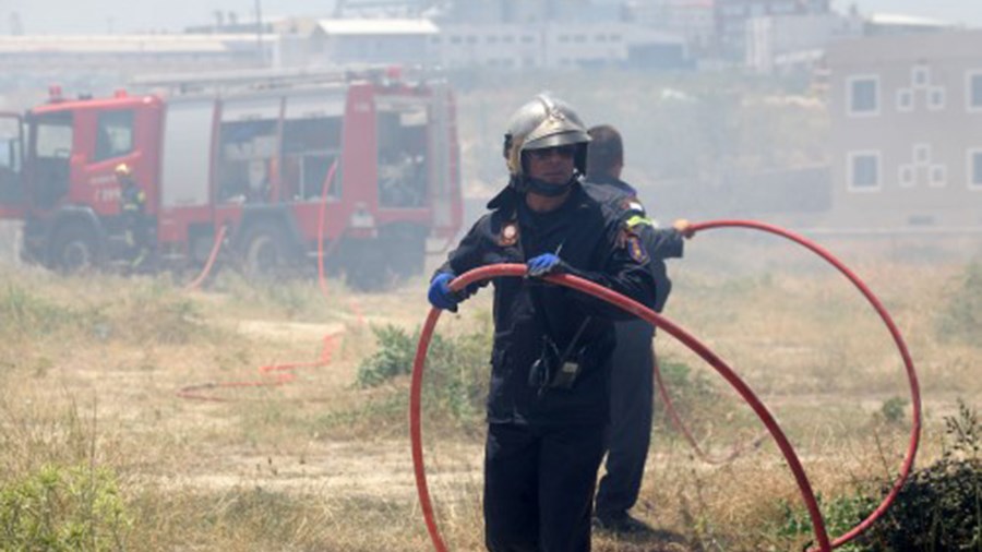 Φωτιά στη Νέα Αλικαρνασσό – Μάχη με τις φλόγες δίνουν οι πυροσβέστες – ΦΩΤΟ