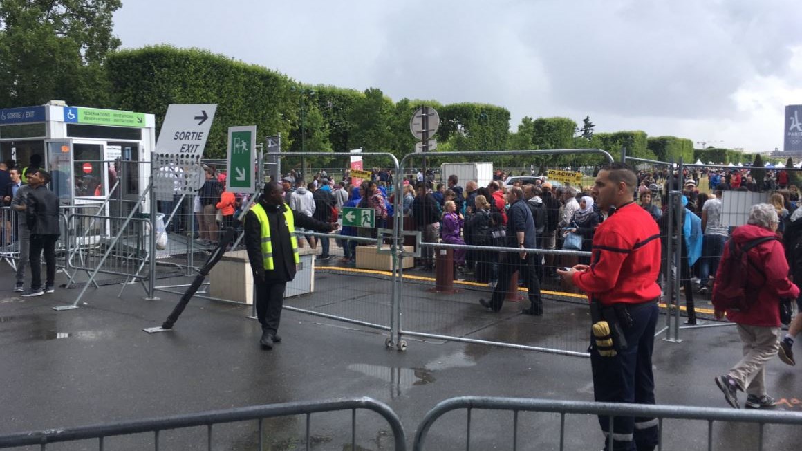 Λήξη συναγερμού στον Πύργο του Άιφελ – ΦΩΤΟ