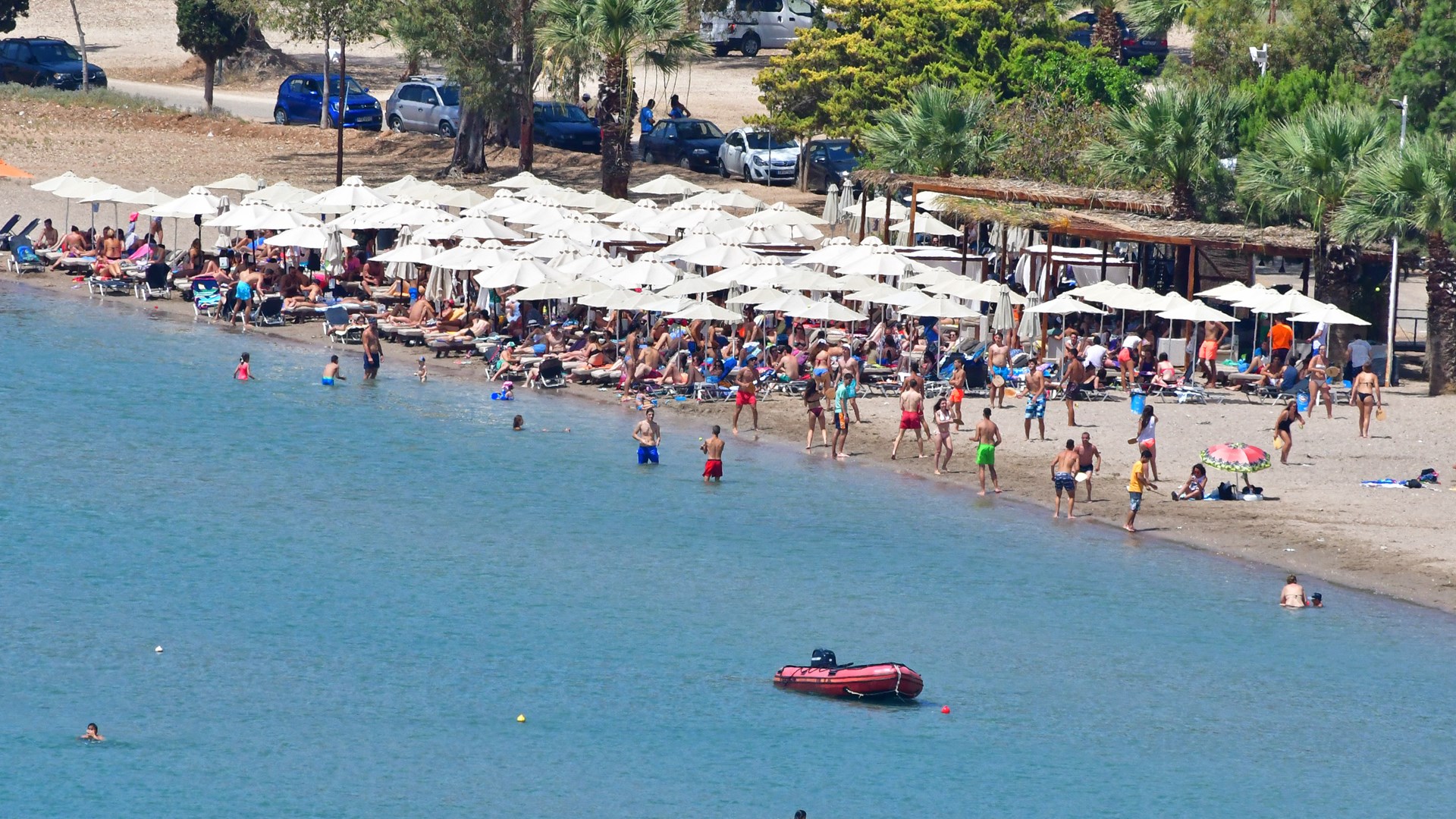 “Καμίνι” και σήμερα η χώρα – Υποχωρεί από το απόγευμα ο καύσωνας – ΒΙΝΤΕΟ