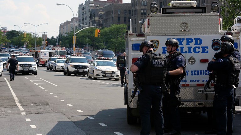 Ένας νεκρός από τους πυροβολισμούς στο νοσοκομείο της Νέας Υόρκης – Απολυμένος γιατρός ο δράστης