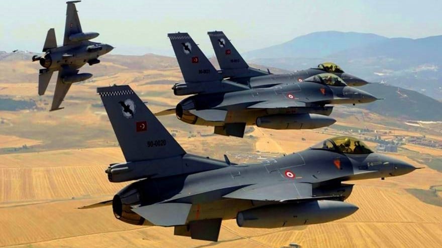 Δύο εικονικές αερομαχίες ελληνικών και τουρκικών μαχητικών πάνω από το Αιγαίο