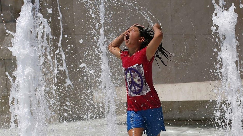 Το… πλατσούρισμα στα σιντριβάνια της Ρώμης κοστίζει ακριβά