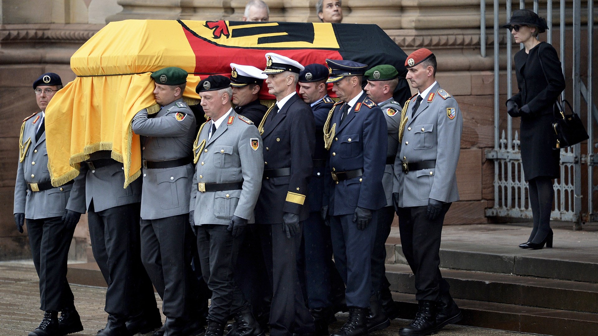 Η Ευρώπη αποχαιρέτησε τον Χέλμουτ Κολ – ΦΩΤΟ