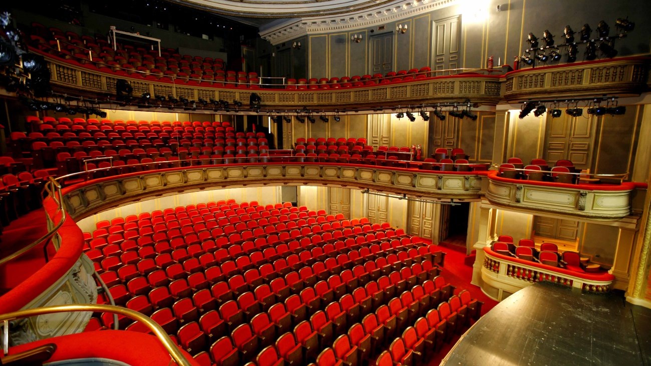 Έλληνας ηθοποιός αποκαλύπτει: Αναβάλαμε την πρεμιέρα μας λόγω του τελικού του Survivor