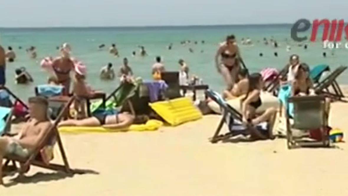 Χαμός στις παραλίες της Αττικής και της Χαλκιδικής λόγω καύσωνα – ΒΙΝΤΕΟ