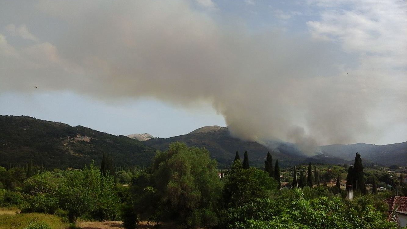 Ενισχύονται οι πυροσβεστικές δυνάμεις στην Κεφαλονιά