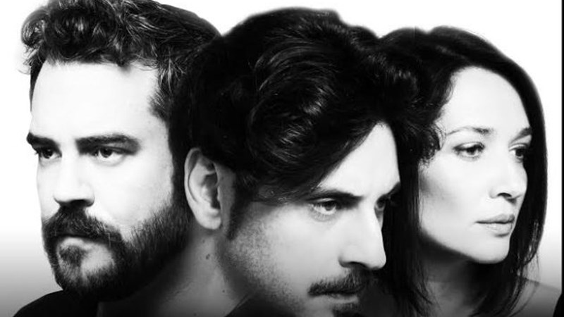 Η πρώτη πόζα της φιλόδοξης «Προδοσίας»