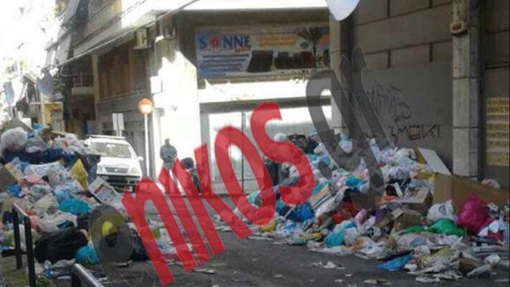 «Πνίγεται» στα σκουπίδια ο Πειραιάς – ΦΩΤΟ αναγνώστη