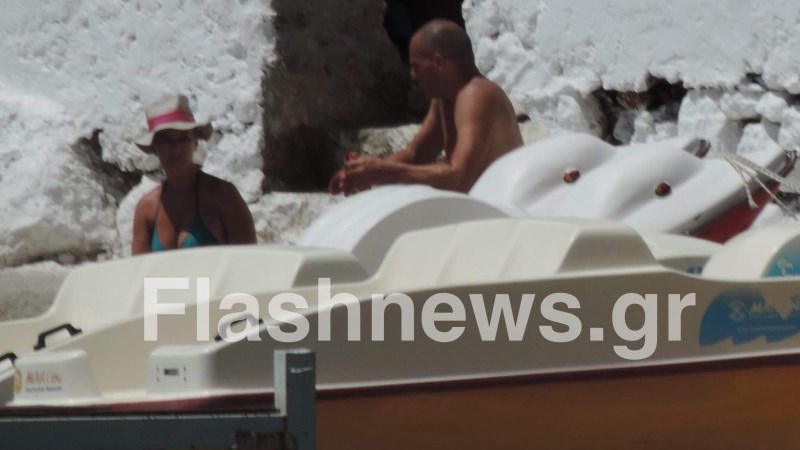 Οι διακοπές του Βαρουφάκη και της Στράτου στα Σφακιά – ΦΩΤΟ