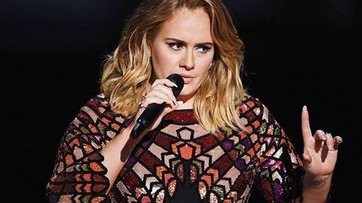 Πόσο θα κοστίσουν στην Αντέλ οι ακυρώσεις των συναυλιών της