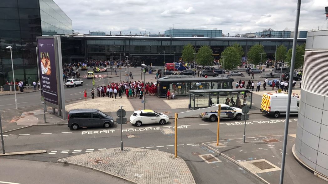 Εκκενώθηκε τερματικός σταθμός στο αεροδρόμιο του “Χίθροου” – ΤΩΡΑ