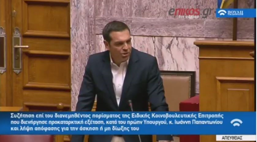 Τσίπρας: Ο κ. Σημίτης ήταν ο πρωθυπουργός που έβλεπε δίπλα του τις μίζες να περνούν – ΒΙΝΤΕΟ