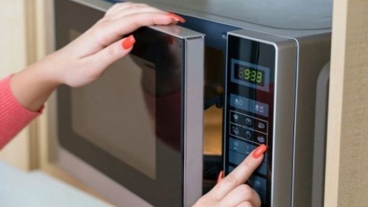 Πώς να μαγειρέψετε αυγά στον φούρνο μικροκυμάτων – ΒΙΝΤΕΟ