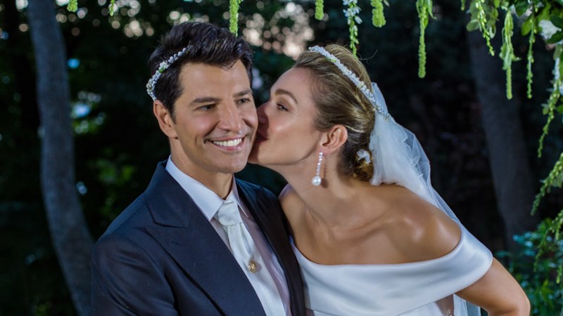 Νέες ΦΩΤΟ από το άλμπουμ του γάμου Ρουβά – Ζυγούλη