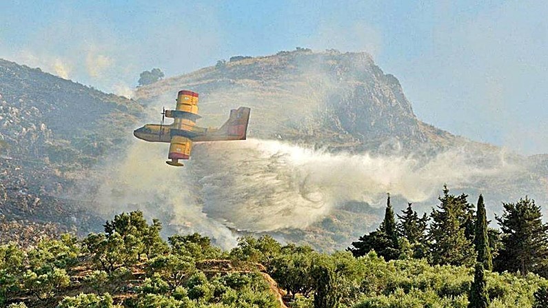 ΦΩΤΟ από τη φωτιά στη Ζάκυνθο – Ενισχύονται οι δυνάμεις της Πυροσβεστικής