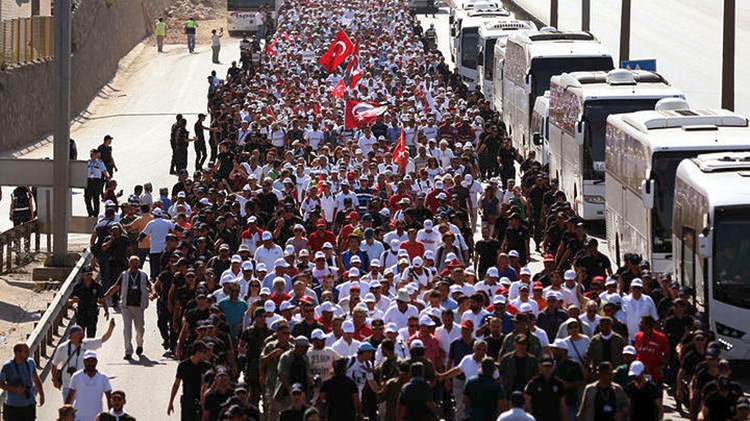 Έφθασε στην Κωνσταντινούπολη η «Πορεία για τη Δικαιοσύνη» της τουρκικής αντιπολίτευσης – ΦΩΤΟ