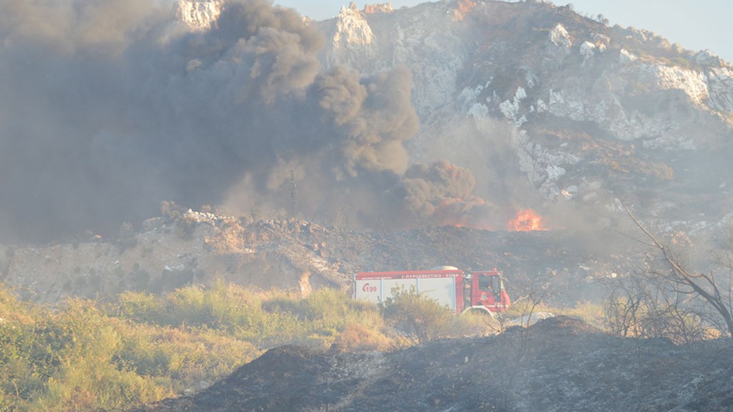 Σε εξέλιξη πυρκαγιές στη Ζάκυνθο